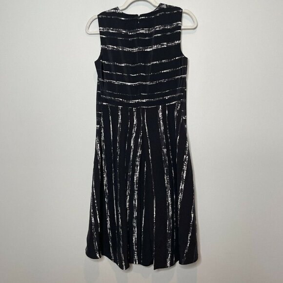 Vince 100% Silk Black Abstract Striped Shift Dress Size 2 - Picture 5 of 9
